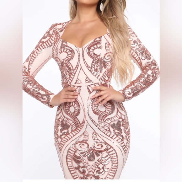 Fashion Nova Queen Vibes Mermaid sequin gown size 4/6 - Picture 3 of 4